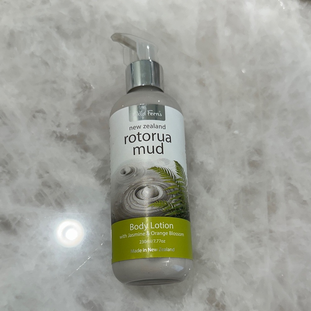 New Zealand Mineral Mud Body Lotion with Jasmine & Orange Blossom